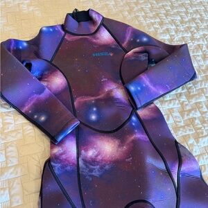 Hisea Woman’s Wetsuit, size medium, 3mm
